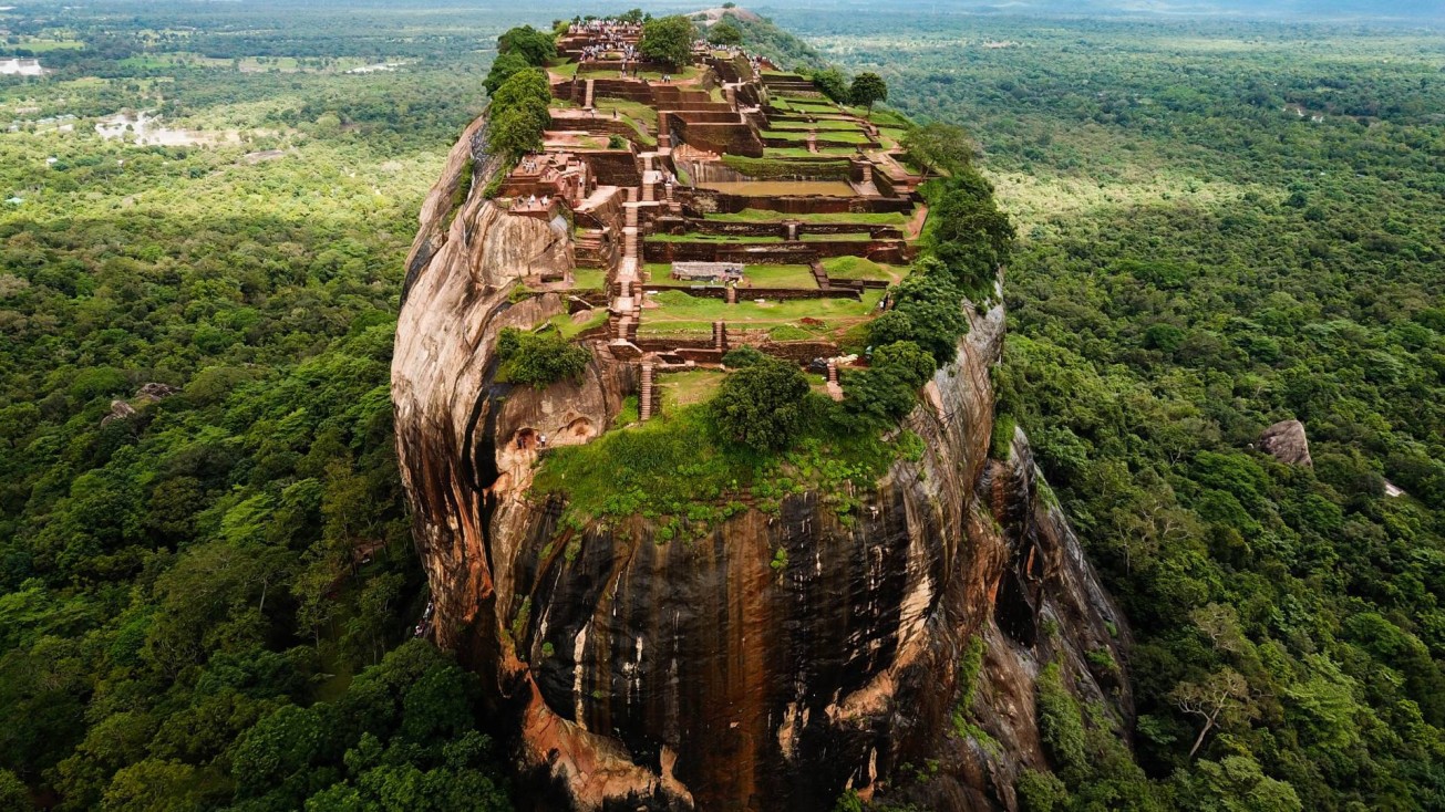 Island of Wonders: The Best of Sri Lanka